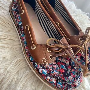 Floral Spring/Summer boat shoes!